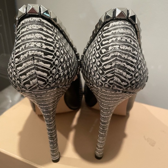 Michael Kors pumps almost like new👠👠 - Picture 7 of 11